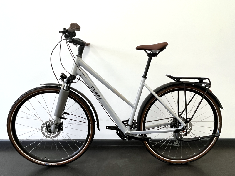 EX DISPLAY Cube Touring Pro Trapeze Hybrid Bike Small 2023 in Pearly Silver/Black-1